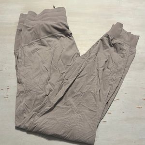 Lululemon Dance Studio Jogger size 6 rhino grey